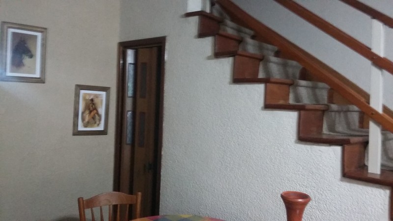 Azcuenaga 1643. Excelente duplex, zona Plaza 9 de Julio.
