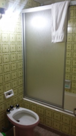 Azcuenaga 1643. Excelente duplex, zona Plaza 9 de Julio.