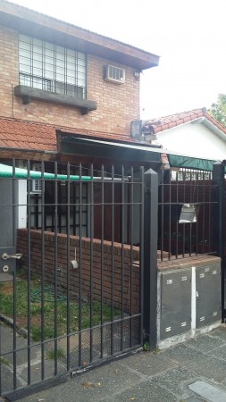 Azcuenaga 1643. Excelente duplex, zona Plaza 9 de Julio.