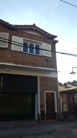 Moreno 746. PH de 2 amb en primer piso, por escalera.
