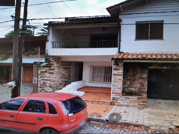 Rosario 1059, San Fernando. Excelente PH (al fondo)