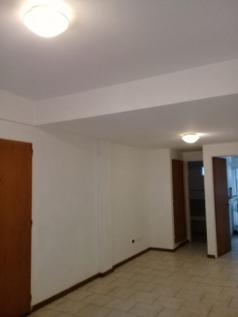 Avellaneda 162 - Unico depto en planta baja con patio