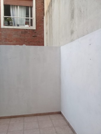 Avellaneda 162 - Unico depto en planta baja con patio