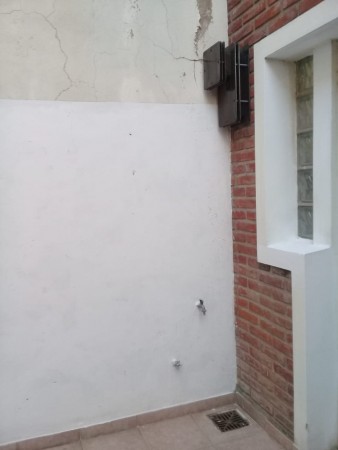 Avellaneda 162 - Unico depto en planta baja con patio