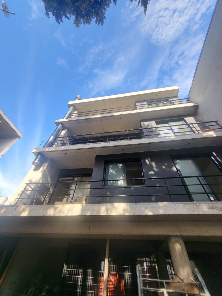 Moreno 837 - Inmenso 2 Ambientes - San Isidro