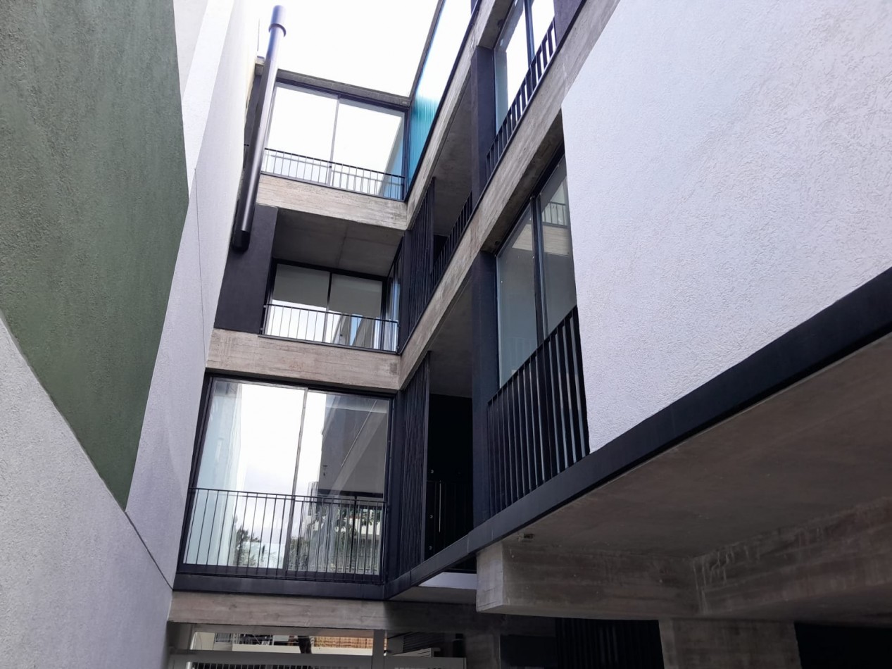Alsina 185. Unico 3 ambientes con vista  abierta y balcon amplio con parrilla