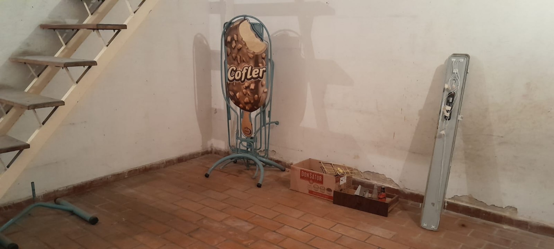 Jacinto Diaz 305. Local con subsuelo.