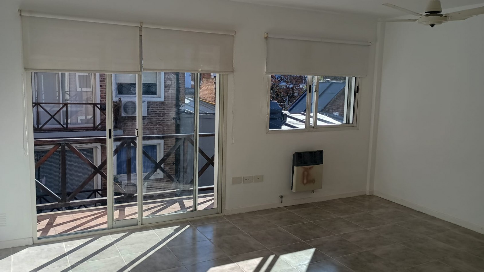 DP358 - Departamento Renovado con Cochera - San Isidro