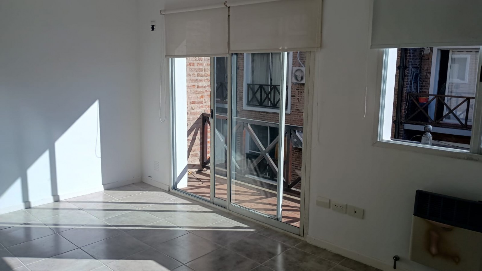 DP358 - Departamento Renovado con Cochera - San Isidro