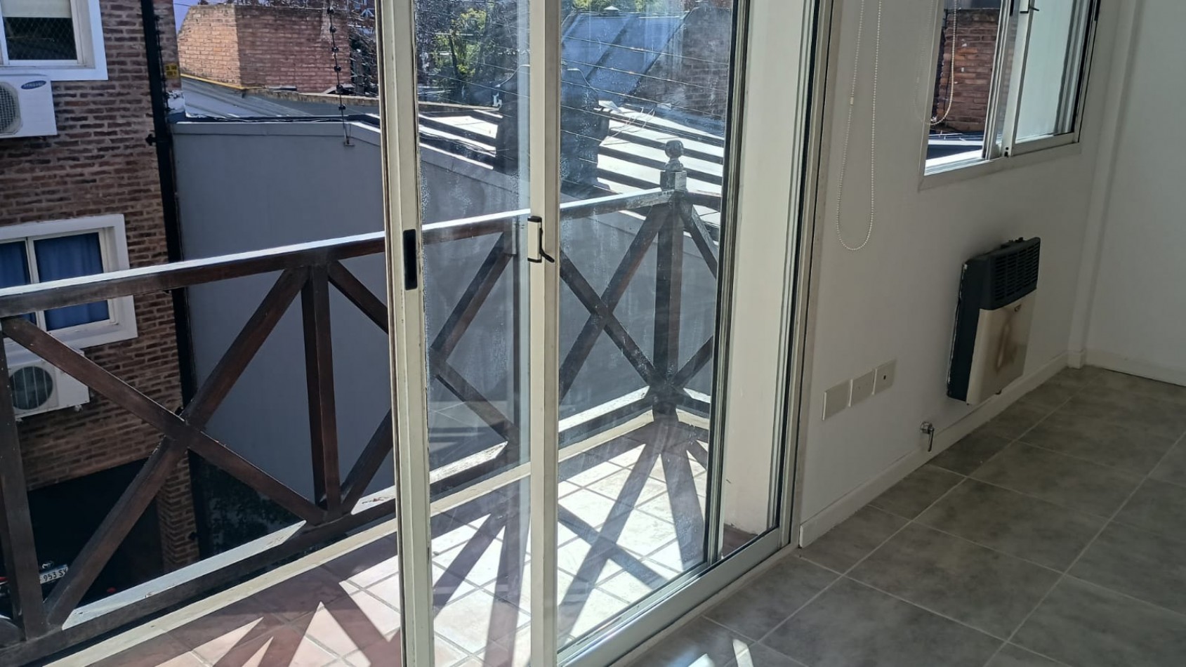 DP358 - Departamento Renovado con Cochera - San Isidro