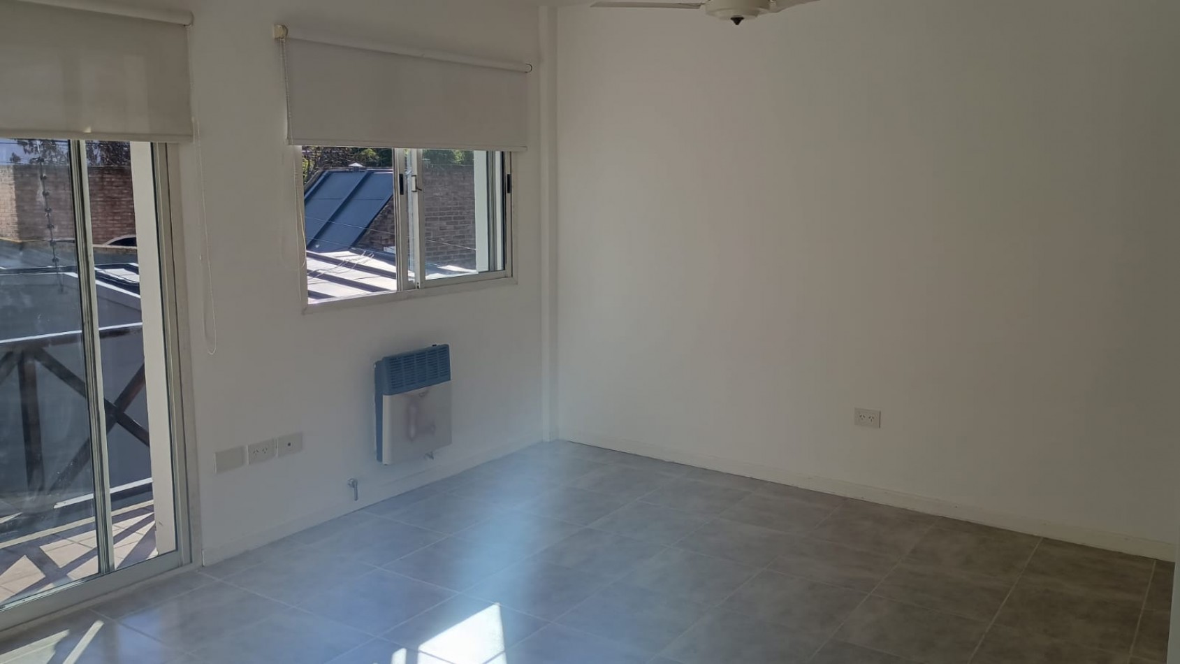DP358 - Departamento Renovado con Cochera - San Isidro