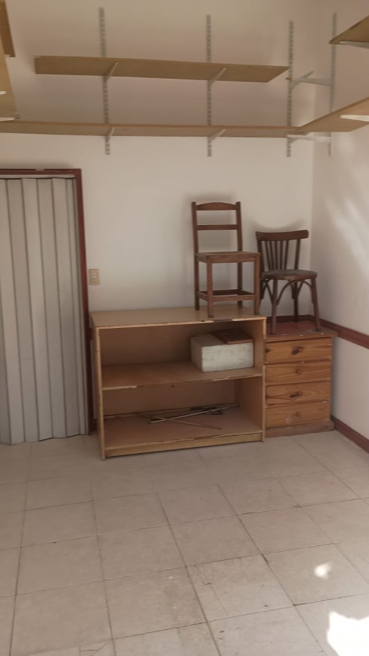 local comercial vidriera, salon y  toilette