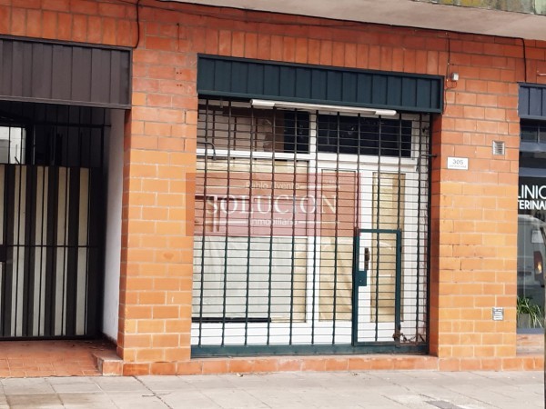 Jacinto Diaz 305. Local con subsuelo.