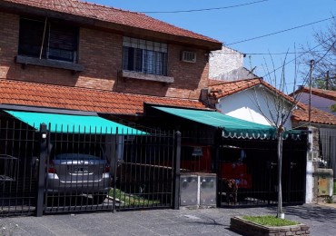 Azcuénaga 1643. Excelente duplex, zona Plaza 9 de Julio.