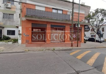 Jacinto Diaz 305. Local con subsuelo.