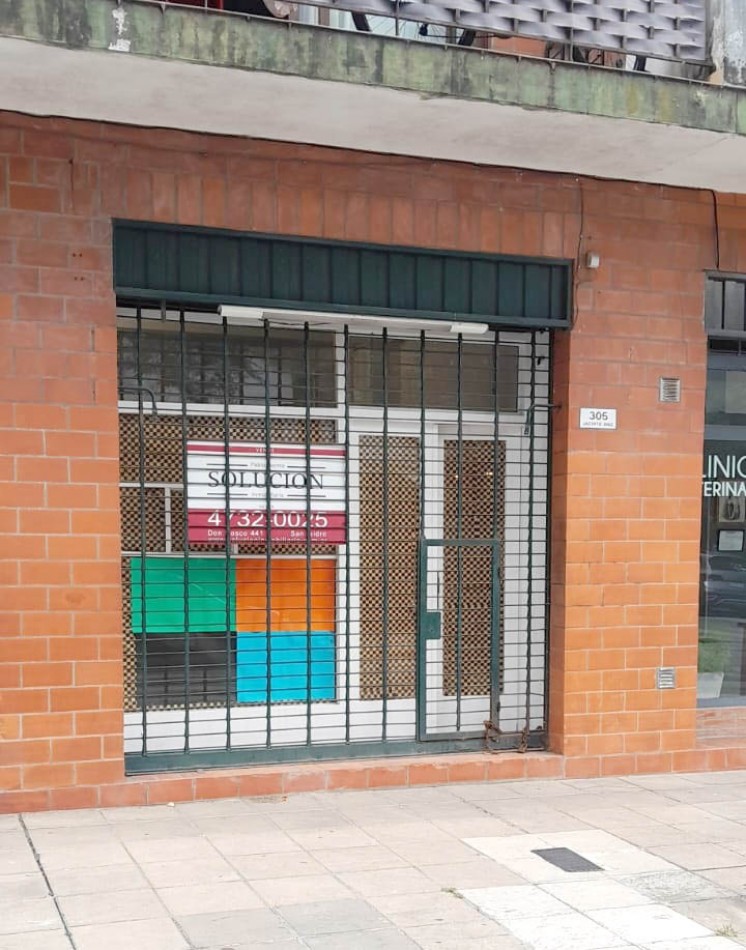 Jacinto Diaz 305. Local con subsuelo.