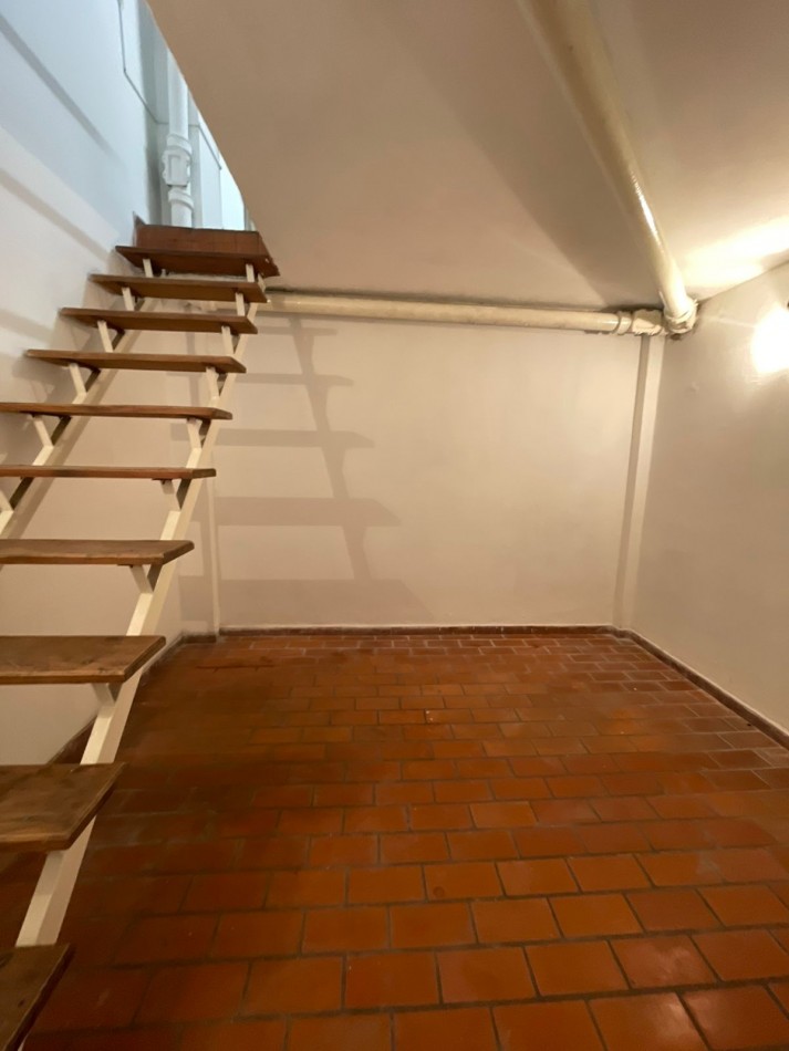 Jacinto Diaz 305. Local con subsuelo.