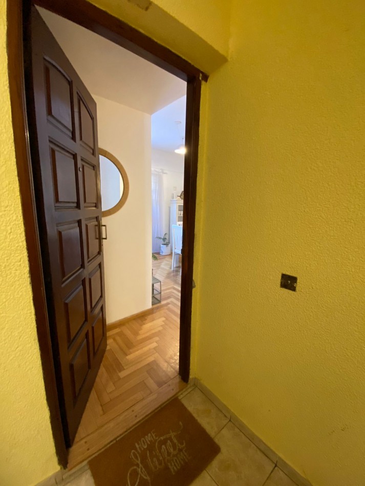 Centenario 2265. 3 ambientes con terraza propia.