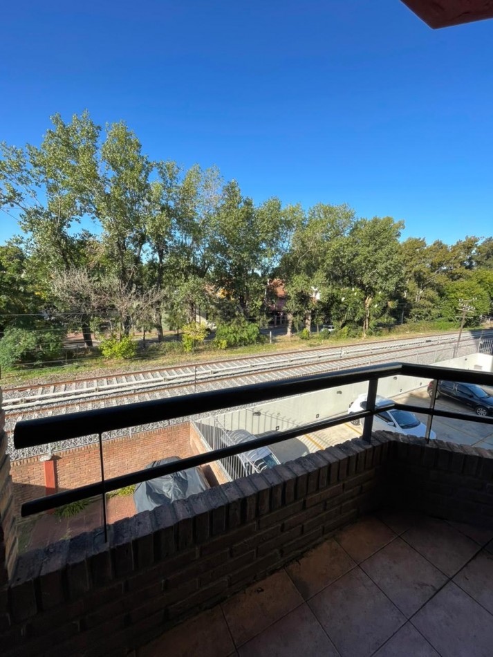 Centenario 2265. 3 ambientes con terraza propia.