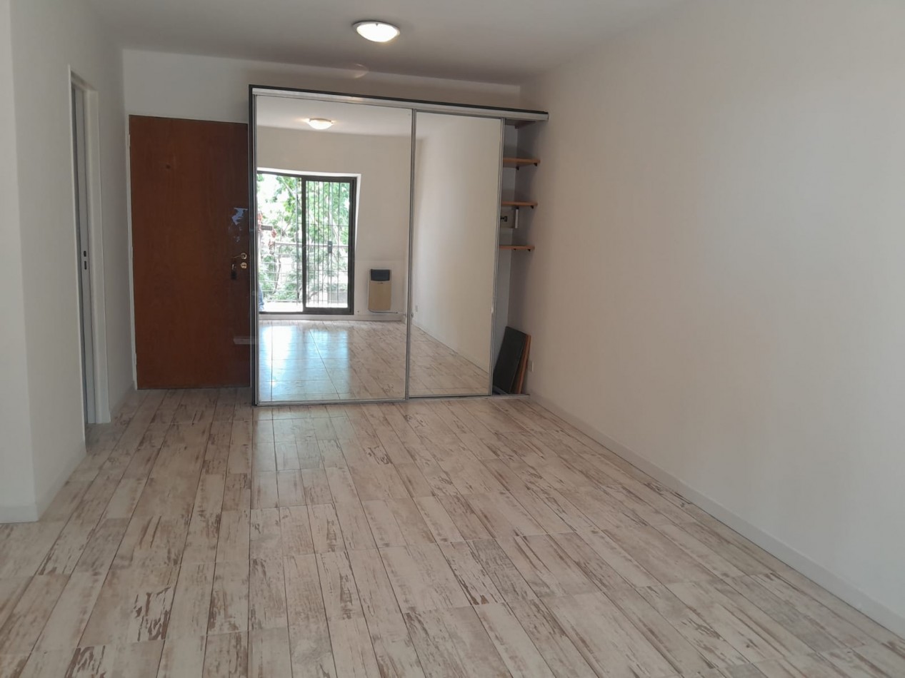 Don Bosco 410. Monoambiente con balcon y cochera. 