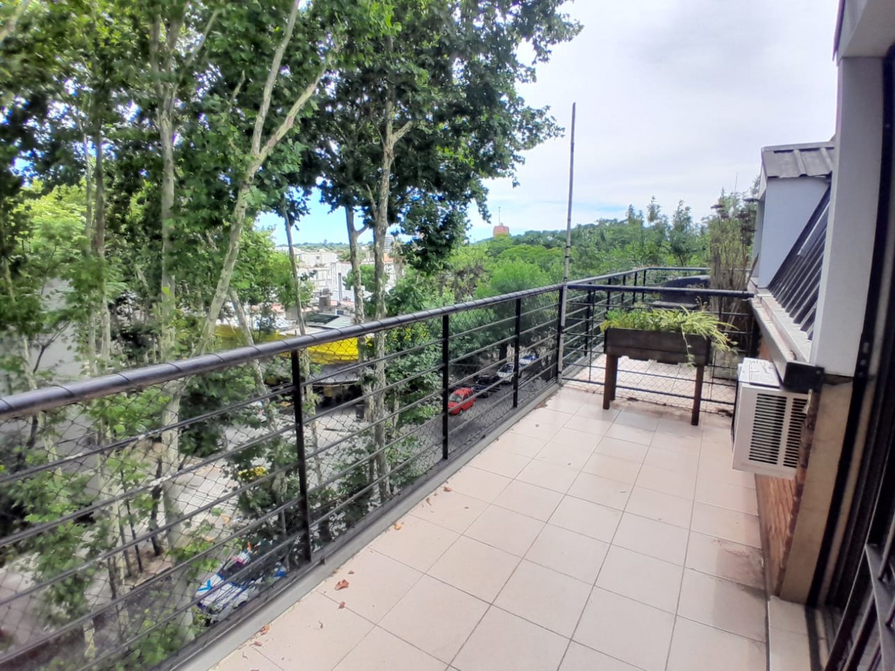 Don Bosco 410. Monoambiente con balcon y cochera. 