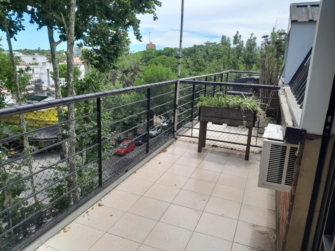 Don Bosco 410. Monoambiente con balcon y cochera. 