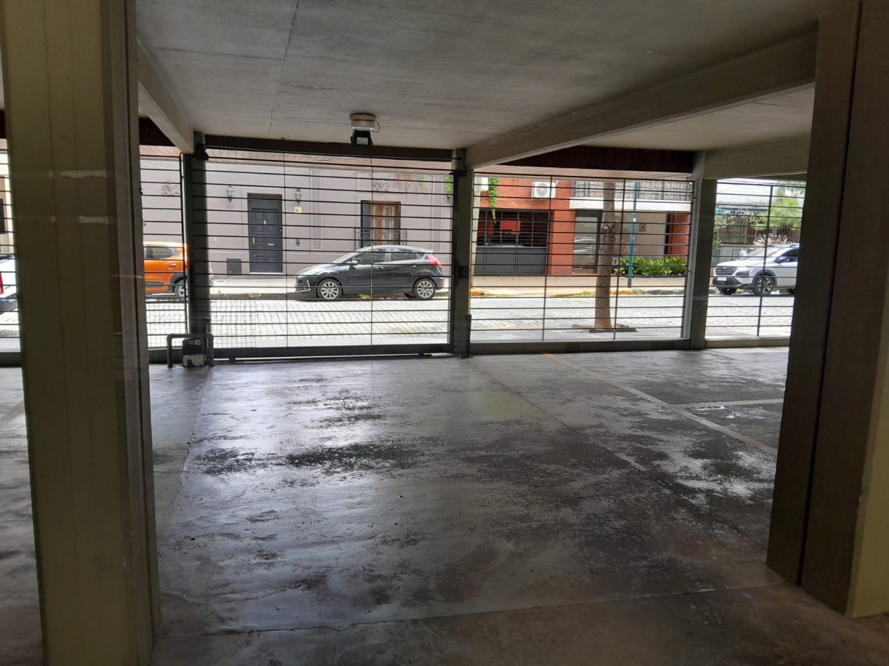 Don Bosco 410. Monoambiente con balcon y cochera. 