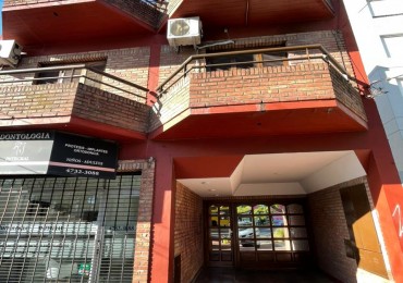 Centenario 2265. 3 ambientes con terraza propia.